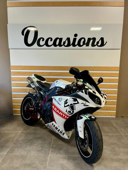 YAMAHA  YZF R1 - SAINT-MALO YAMAHA  YZF R1 - SAINT-MALO