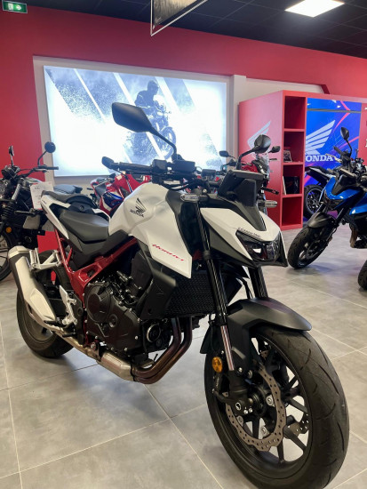 HONDA CB750 HORNET // PUIG - SAINT-MALO