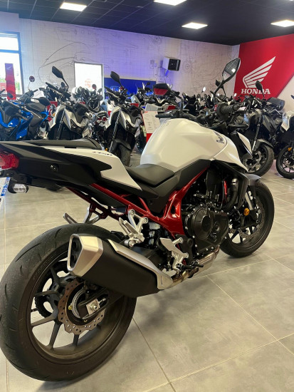 HONDA CB750 HORNET // PUIG - SAINT-MALO