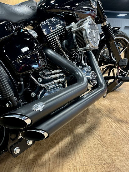 HARLEY DAVIDSON SOFTAIL BREAKOUT 1690 (103) - SAINT-MALO