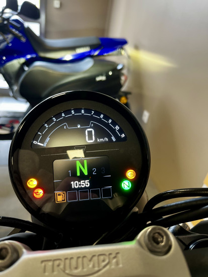 TRIUPH TRIDENT 660 - SAINT-MALO