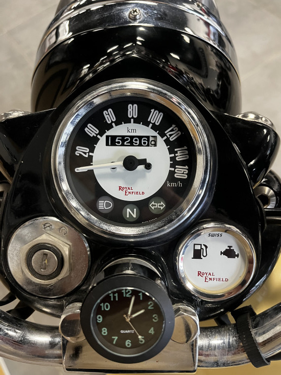 ROYAL ENFIELD CLASSIC 500 - SAINT-MALO