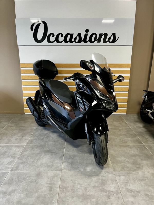HONDA FORZA 125 TOP BOX EXCLUSIVE MOTO.  SAINT-MALO 