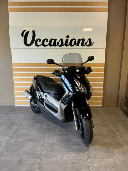 YAMAHA X-MAX 125 - SAINT-MALO